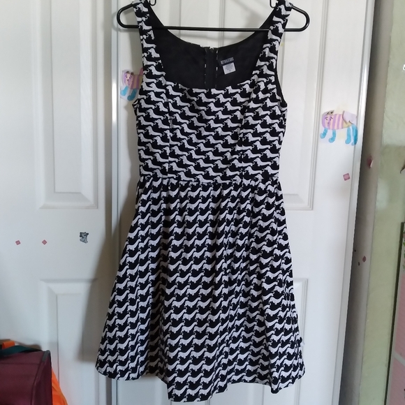 Motcloth Retrolicious Retrilicios Dress SZ M dachshunds Dogs Print Black Used - Picture 2 of 14